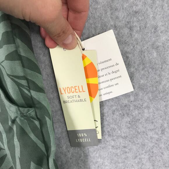 C&C California Shorts Womens Small Belt Palm‎ Resort Coastal Vacation Lyocell - Picture 4 of 10